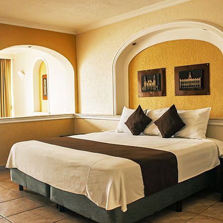 Hotel Los Aluxes Mérida Extérieur photo